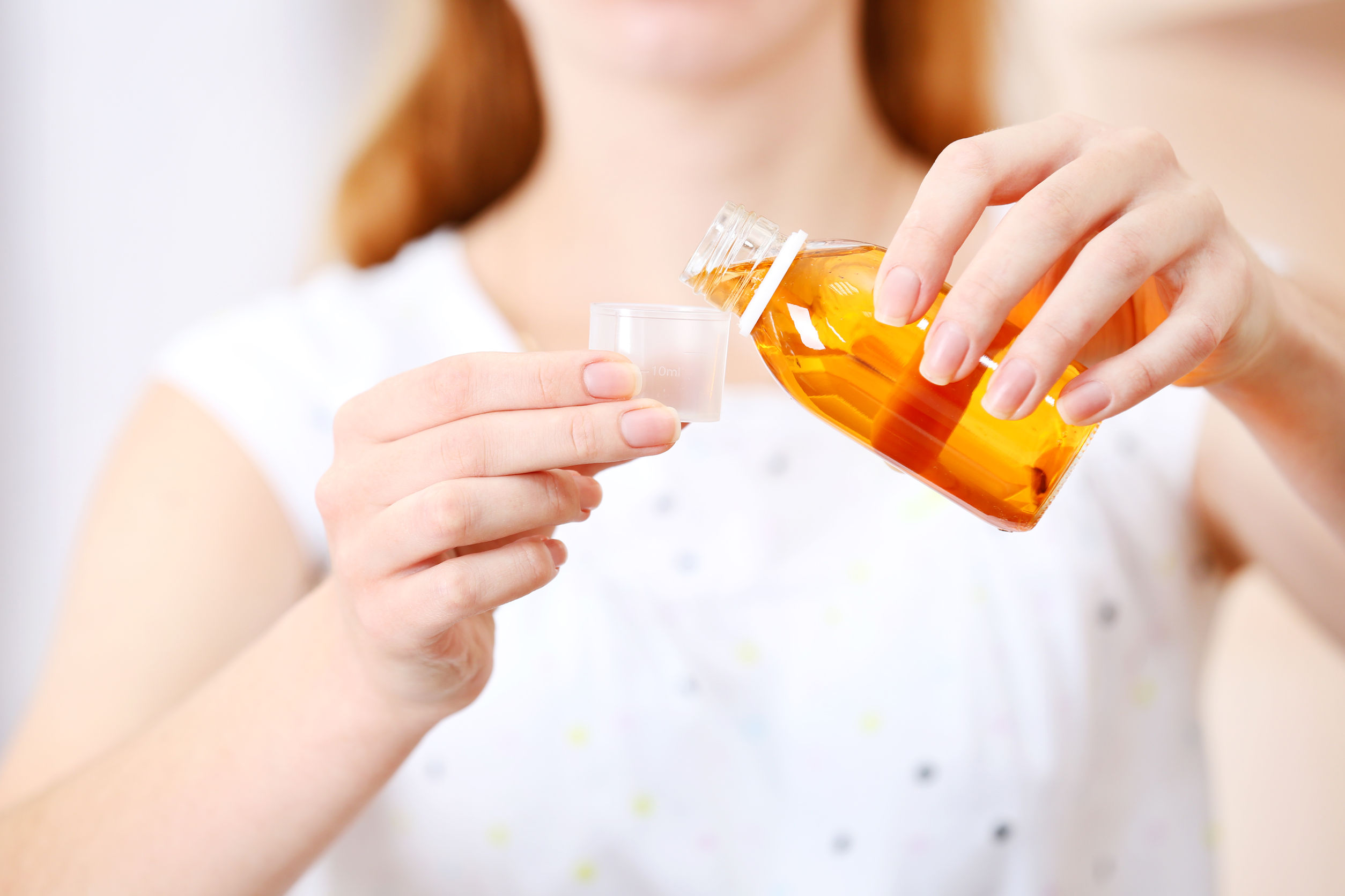 Лечение кашля при бронхите лекарствами: таблетки, сиропы, антибиотики, народные средства